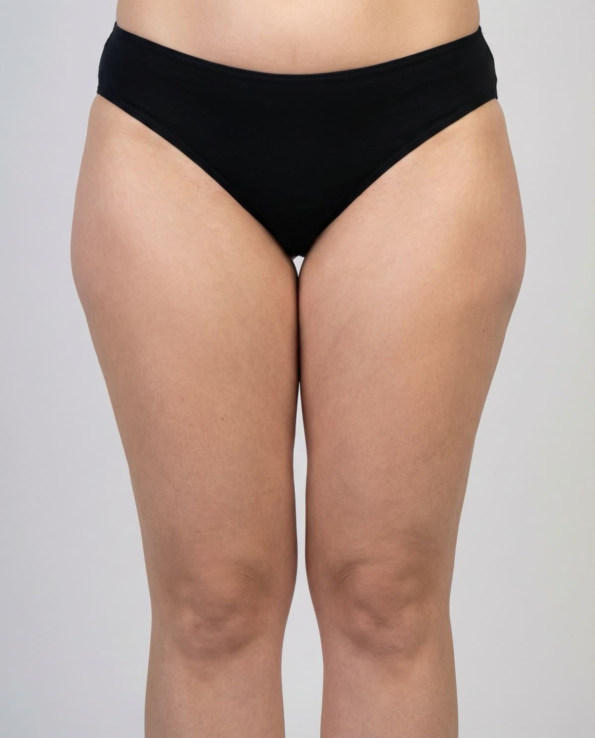 Liposuction recovery timeline infographic showing 7 phases from days 1-3 through 12 months: immediate recovery, first week, turning the corner, returning to normal, refinement phase, seeing results, and final outcome